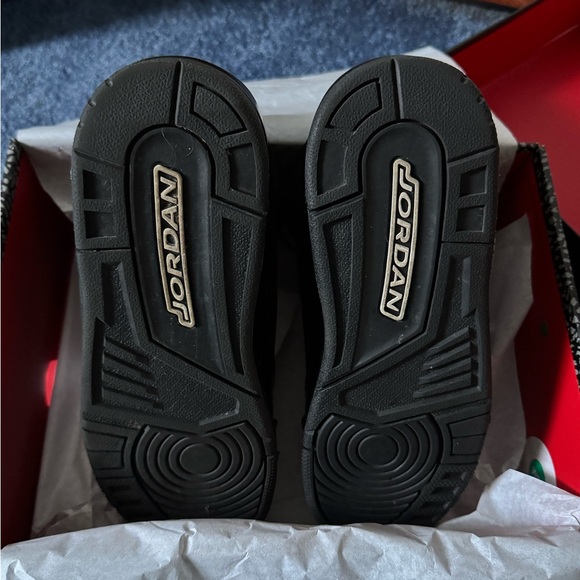 Air Jordan 3 Retro Black Cat - Picture 5 of 8